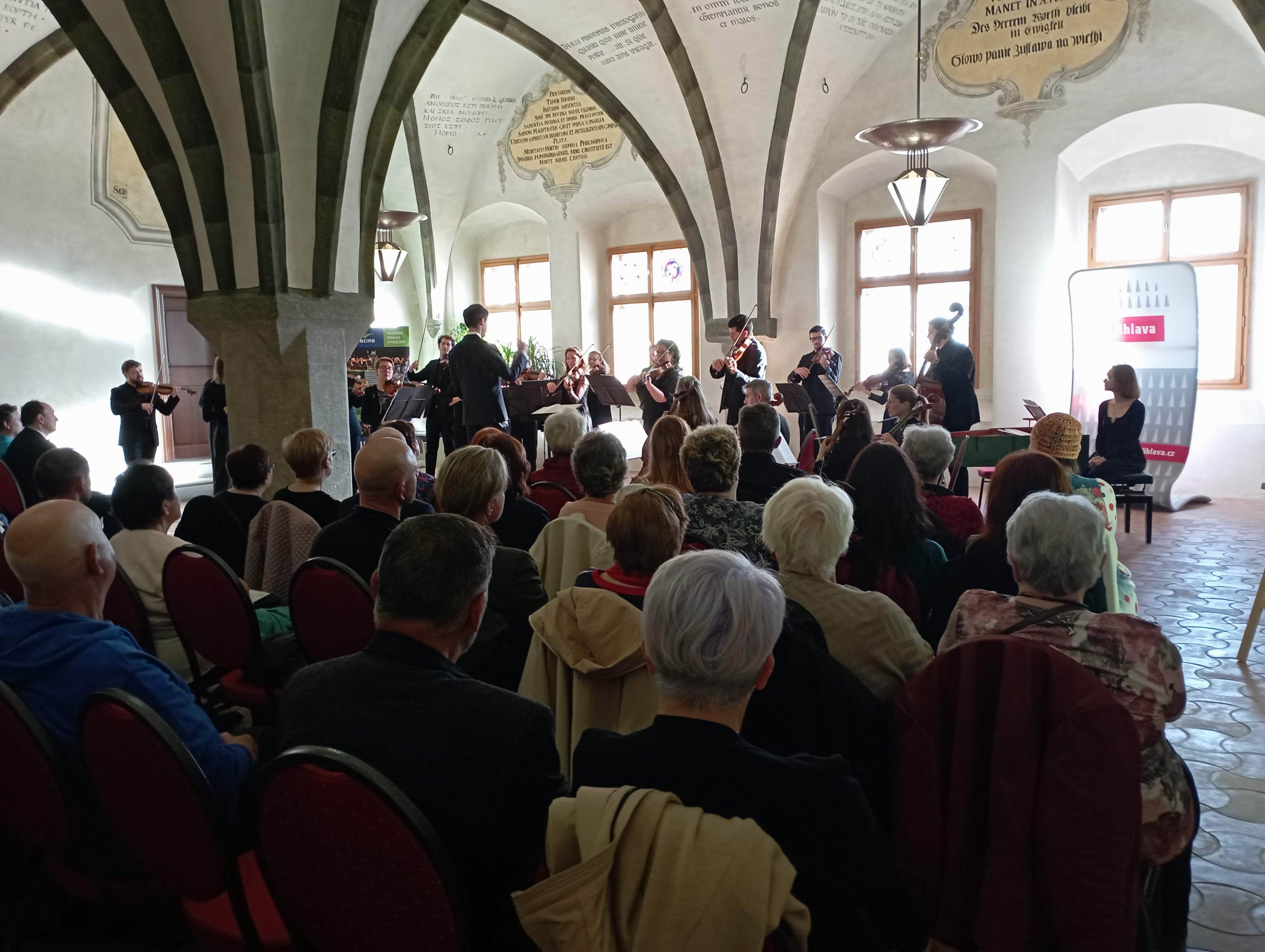 06 HUDBA TISÍCŮ, MOZART+VIVALDI