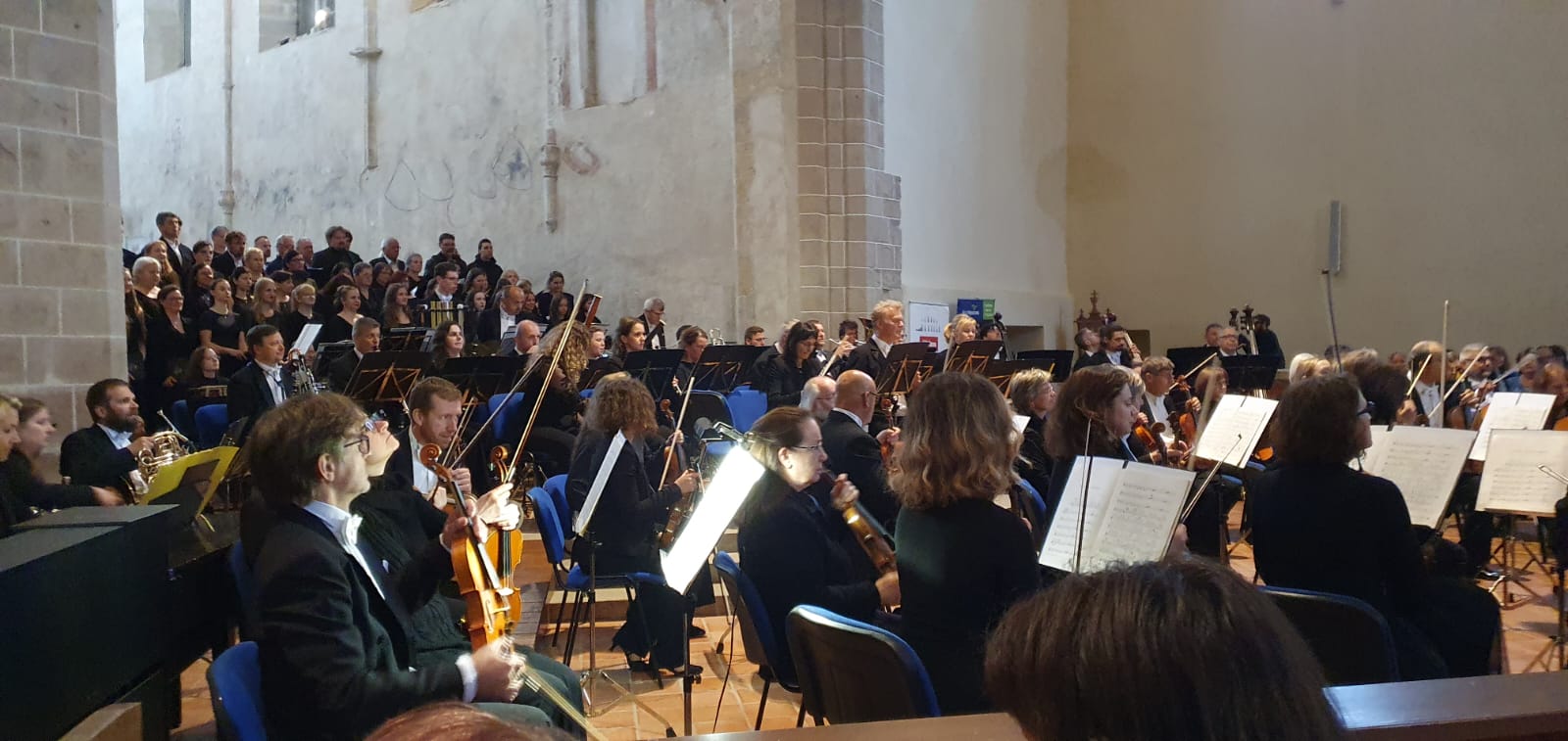 12 CARMINA BURANA