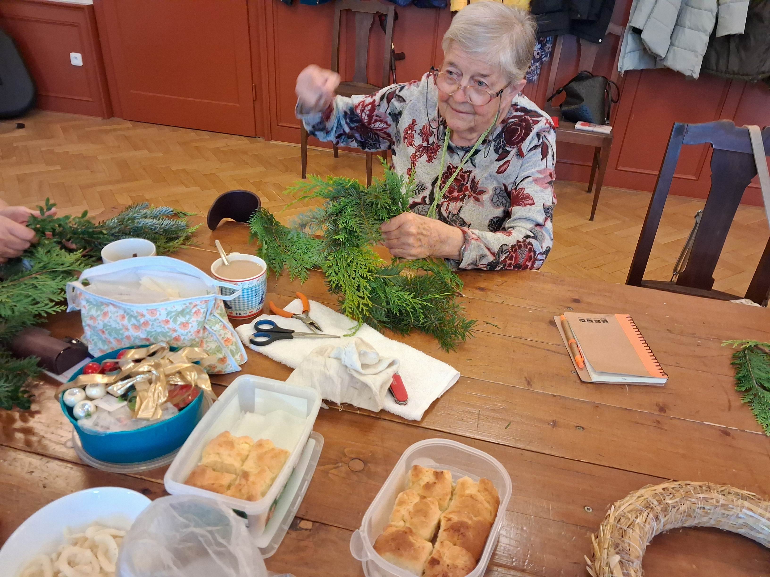 09 ADVENTNÍ VĚNCE - PRACOVNÍ TERAPIE