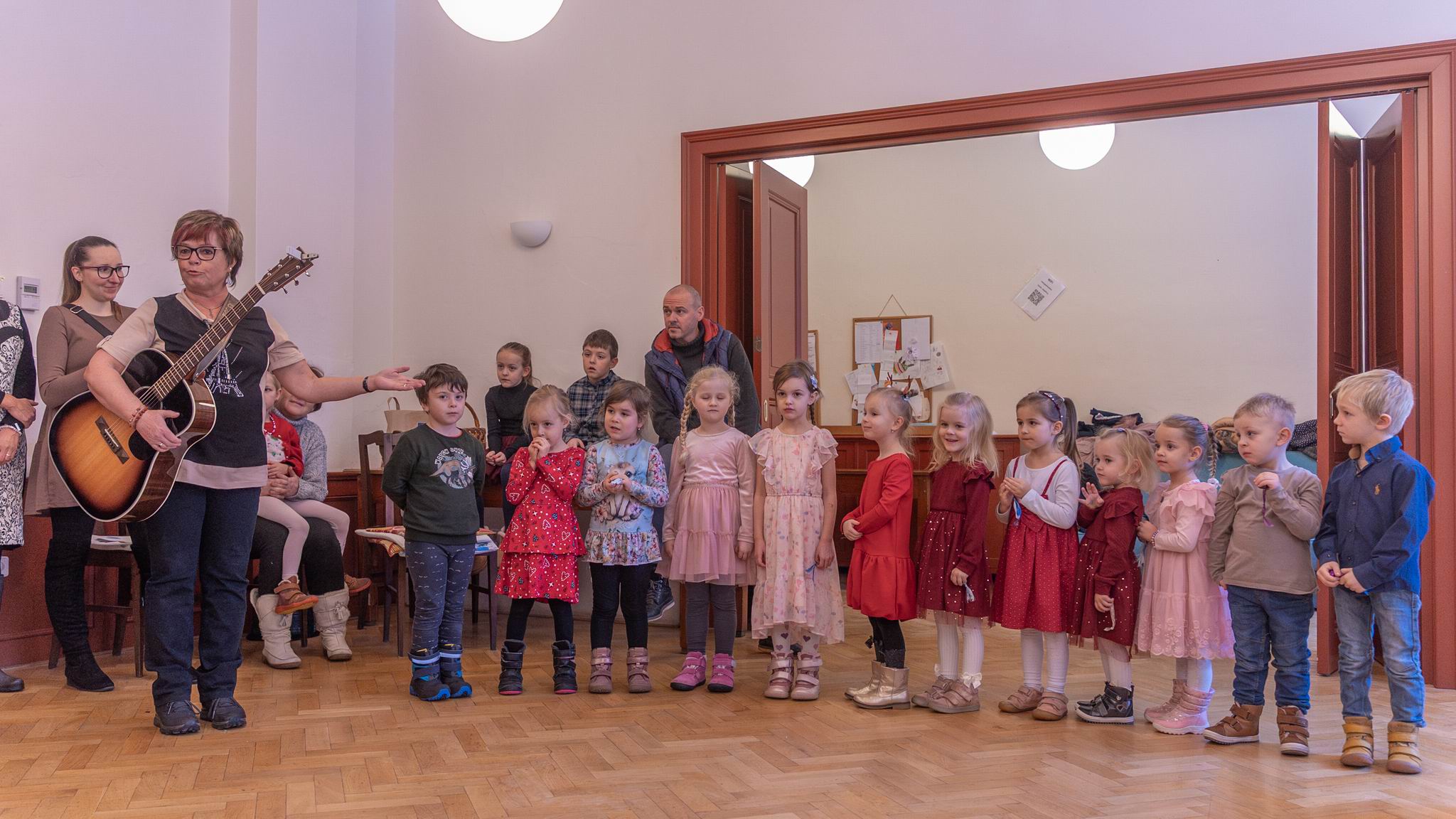 001 MIKULÁŠSKÉ POSEZENÍ