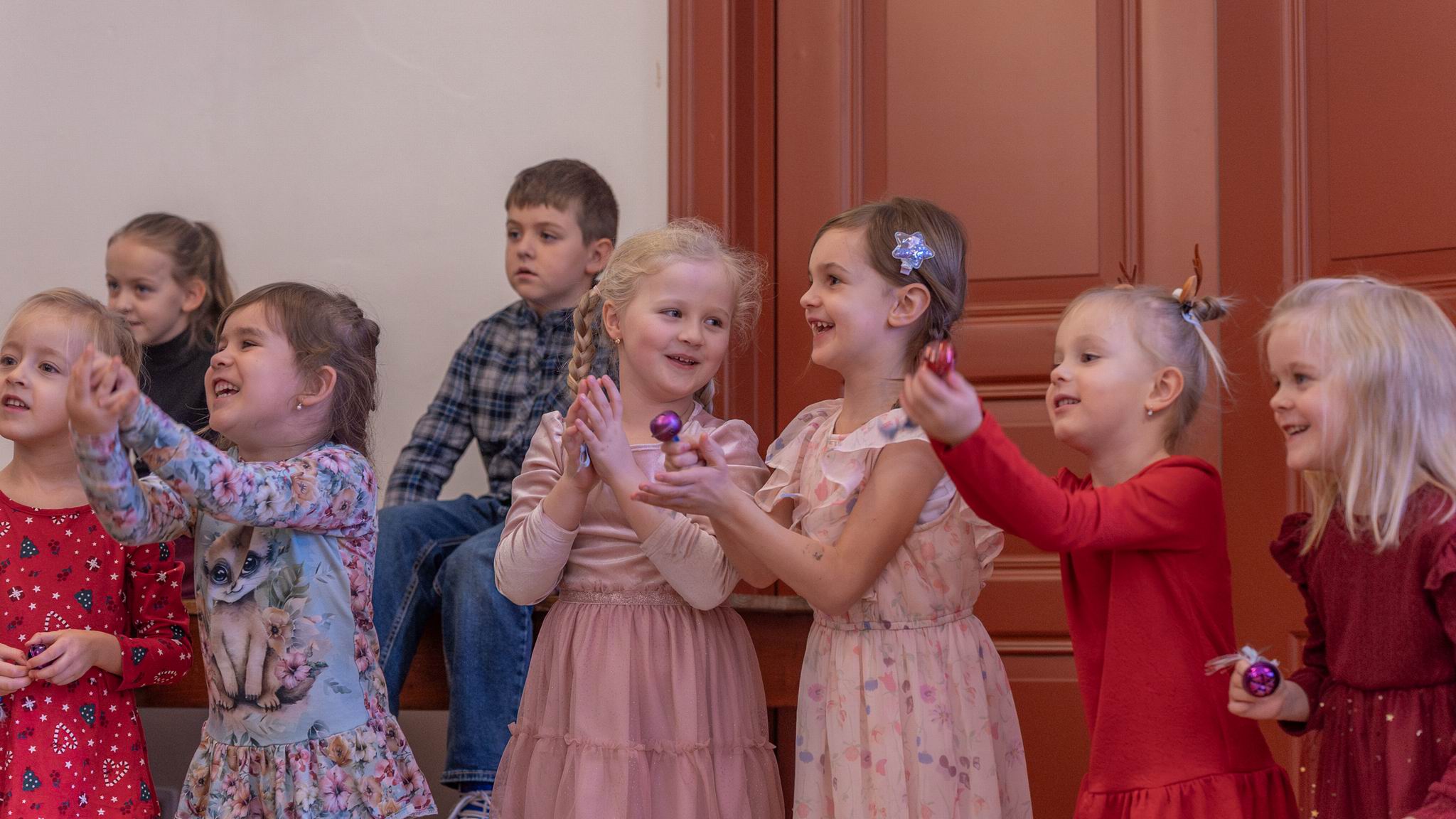 002 MIKULÁŠSKÉ POSEZENÍ