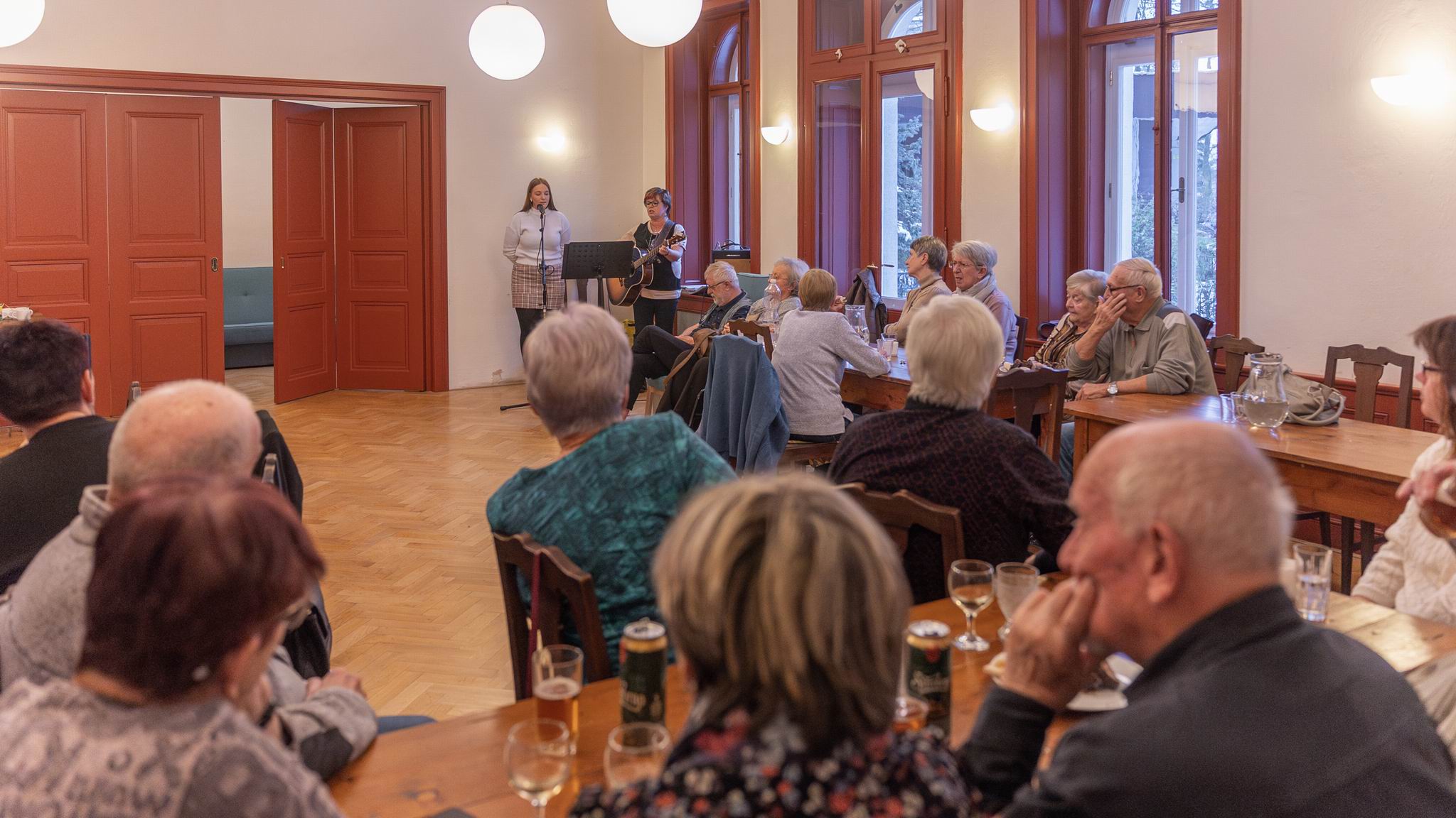 011 MIKULÁŠSKÉ POSEZENÍ