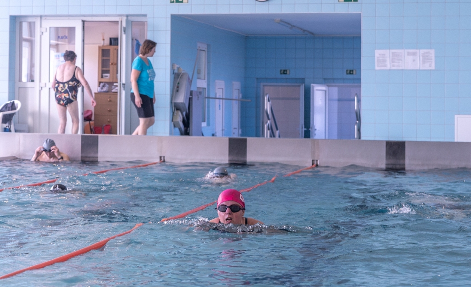 028 NAŠE PLAVÁNÍ PŘES COOKOVU ÚŽINU