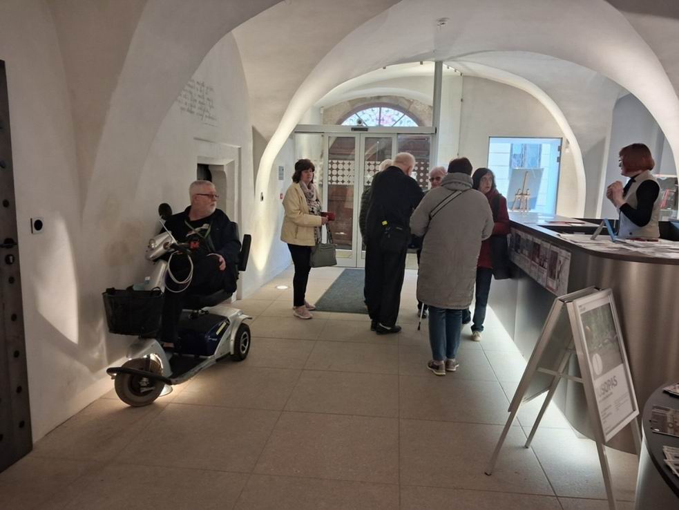 01 HRANIČNÍ A SMÍRČÍ KAMENY