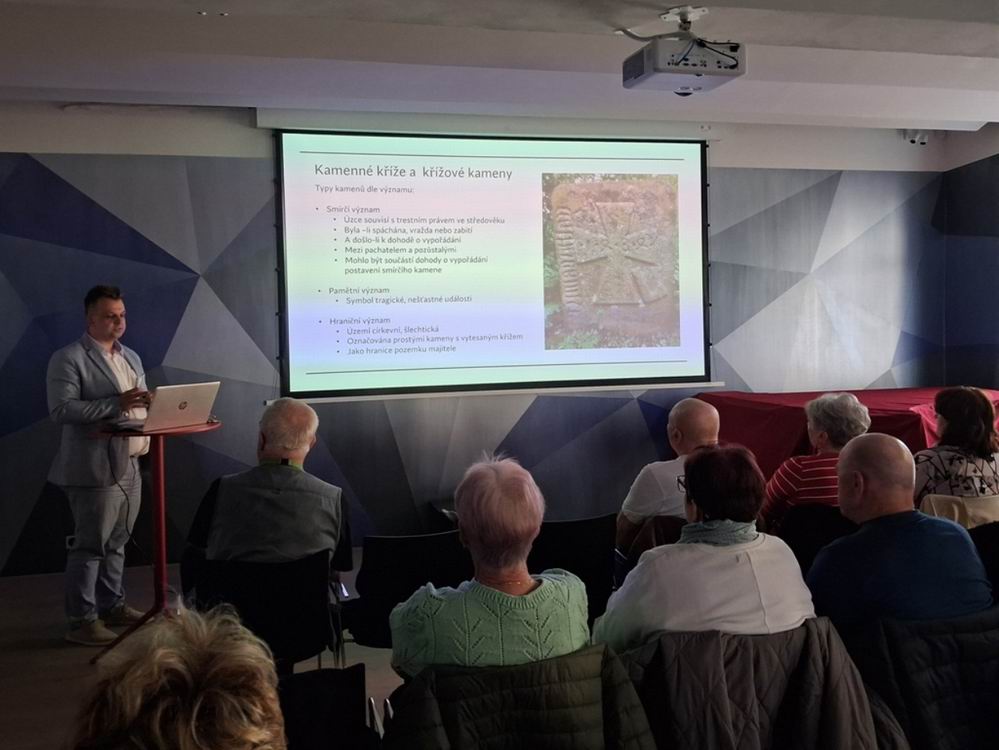 08 HRANIČNÍ A SMÍRČÍ KAMENY