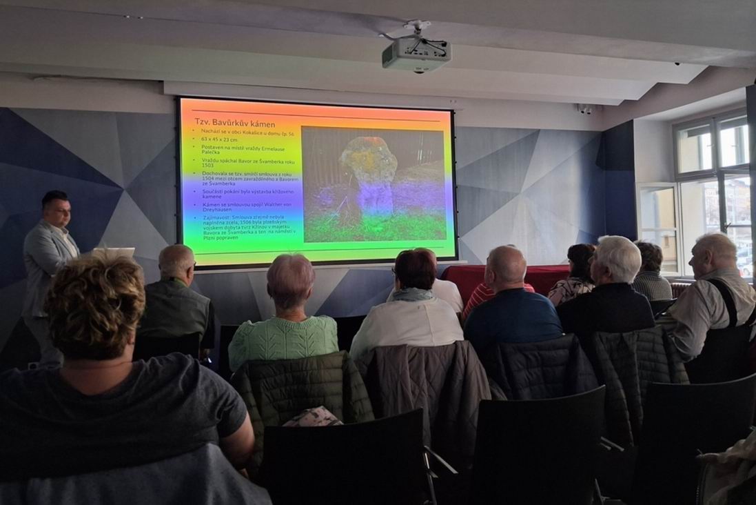 10 HRANIČNÍ A SMÍRČÍ KAMENY