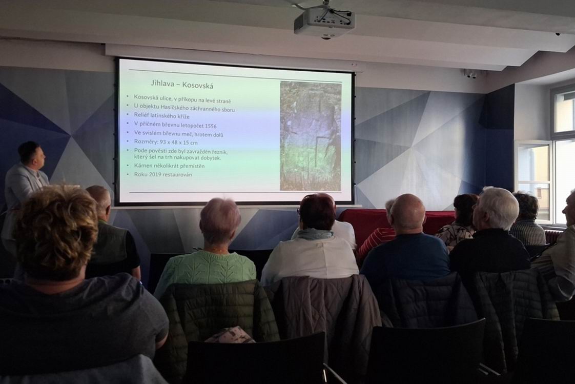 20 HRANIČNÍ A SMÍRČÍ KAMENY