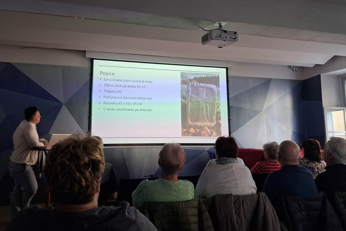 22 HRANIČNÍ A SMÍRČÍ KAMENY