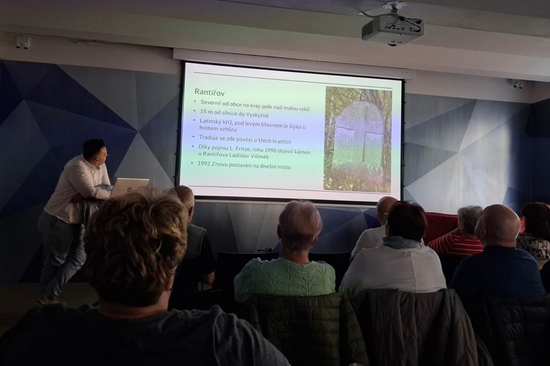 24 HRANIČNÍ A SMÍRČÍ KAMENY