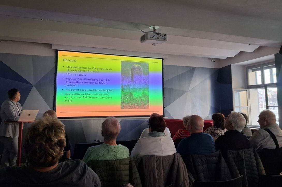 25 HRANIČNÍ A SMÍRČÍ KAMENY