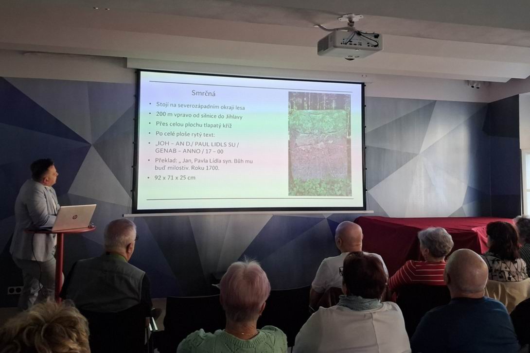 27 HRANIČNÍ A SMÍRČÍ KAMENY