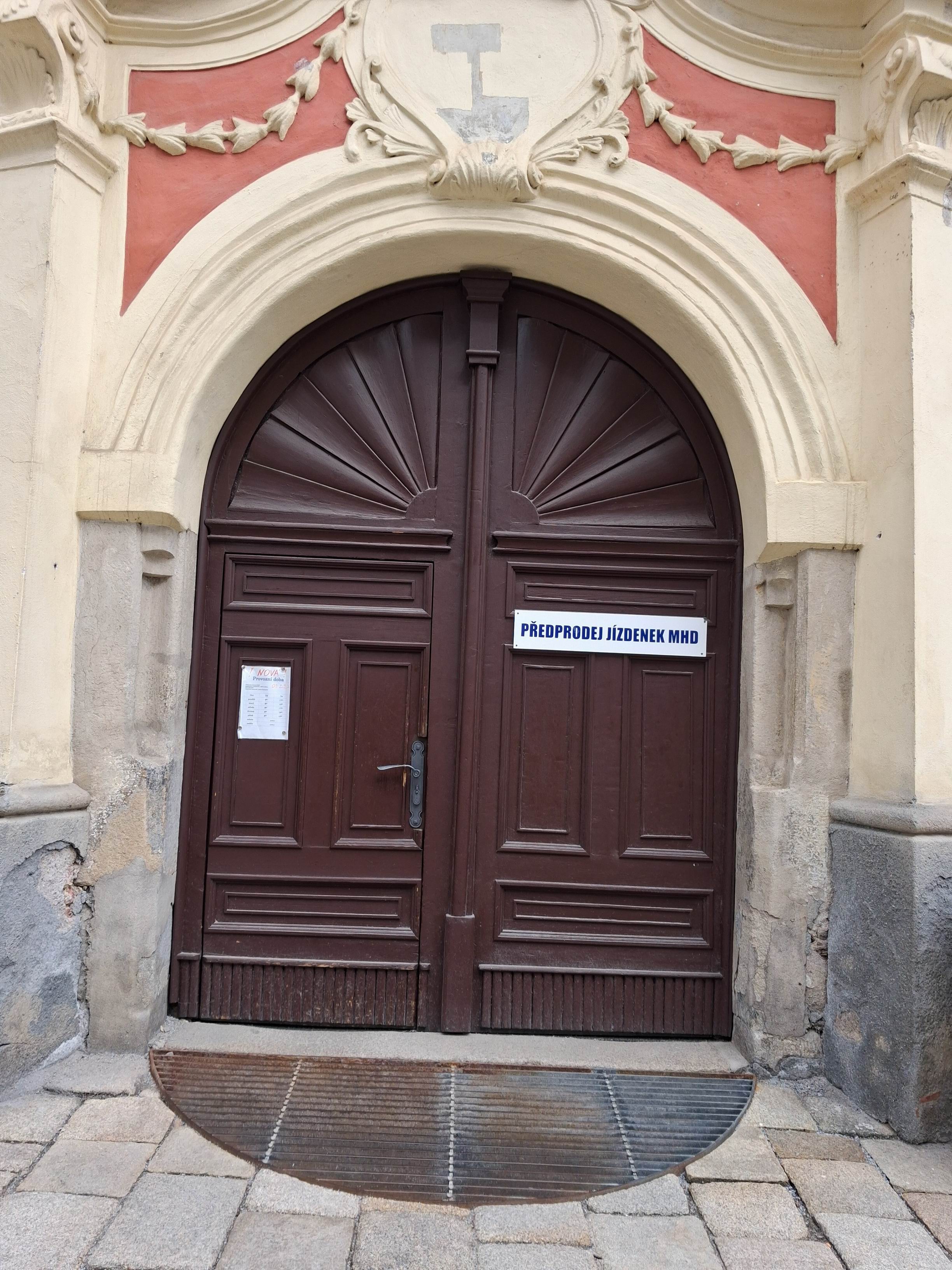 004 600 LET JIHLAVSKÉ RADNICE