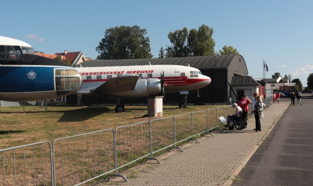 010. letecké muzeum Kbely a zámek Veltrusy
