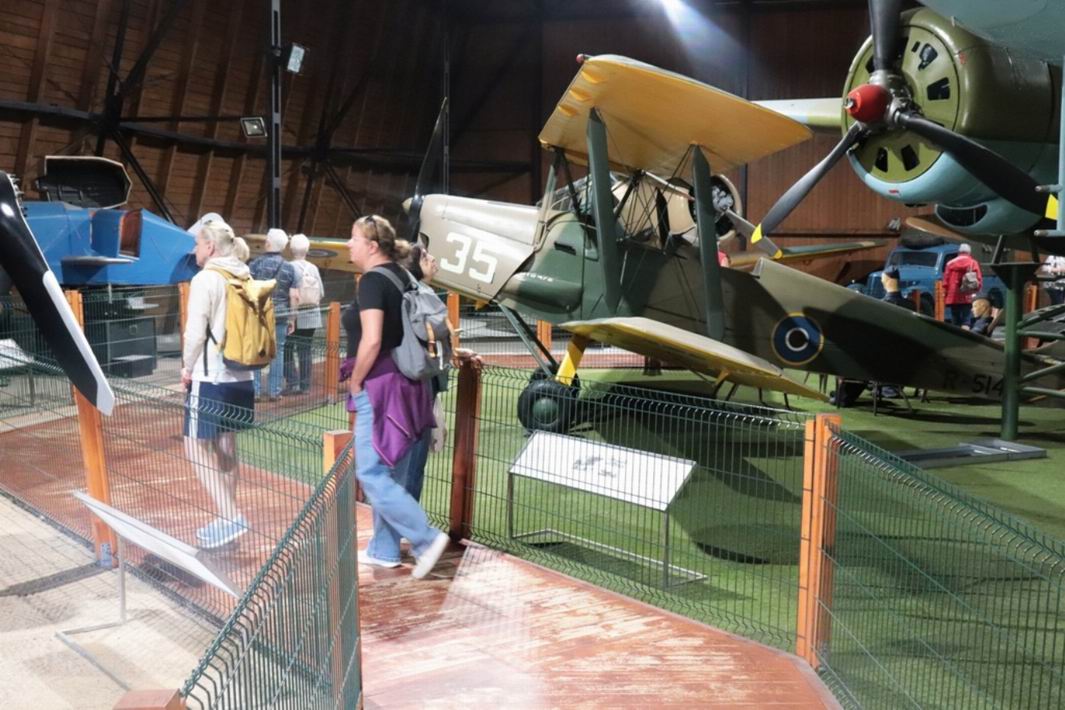 030. letecké muzeum Kbely a zámek Veltrusy