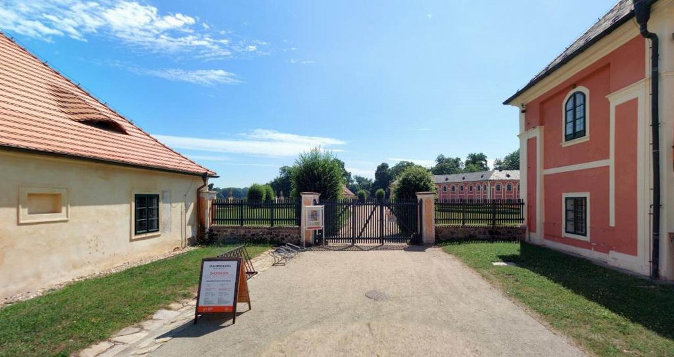 060. letecké muzeum Kbely a zámek Veltrusy