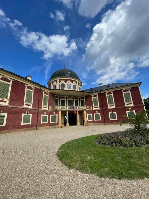 083. letecké muzeum Kbely a zámek Veltrusy