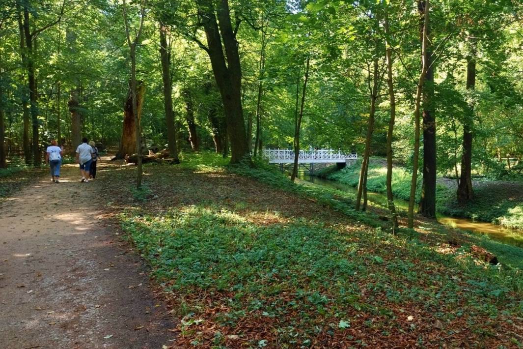090. letecké muzeum Kbely a zámek Veltrusy