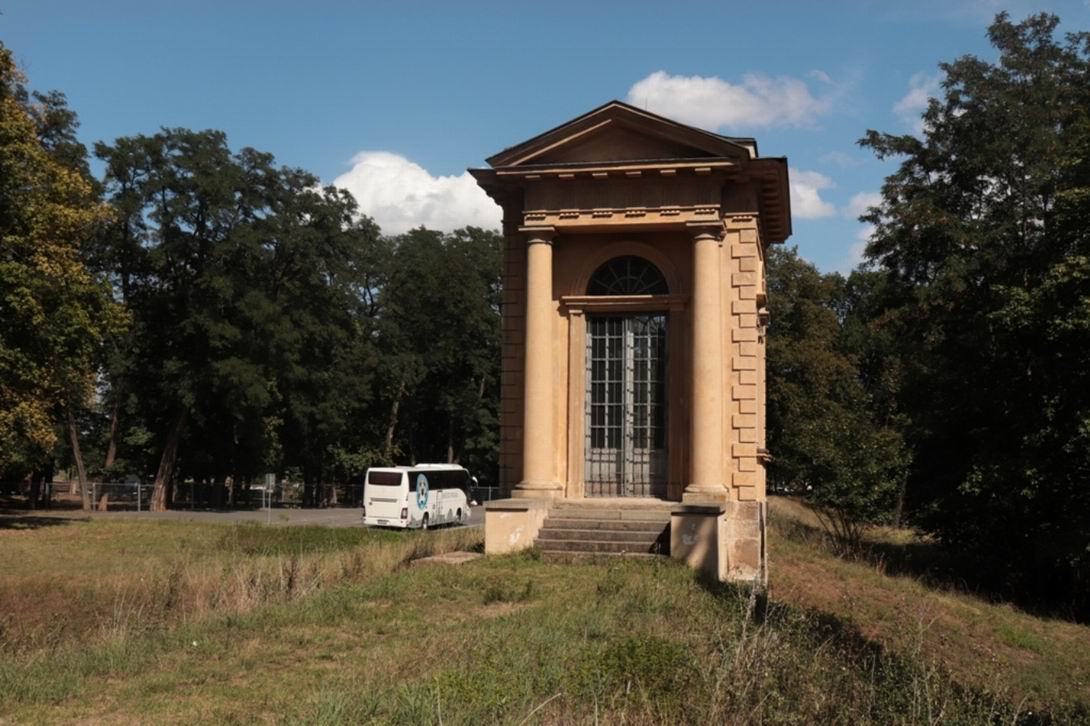 093. letecké muzeum Kbely a zámek Veltrusy